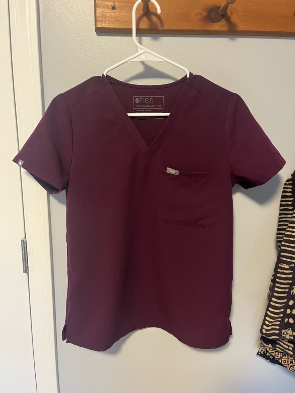 FIGS Women's V-Neck Scrub Top in Burgundy